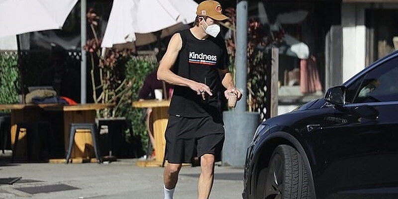 Photos: November 15 – Getting a coffee in Los Angeles